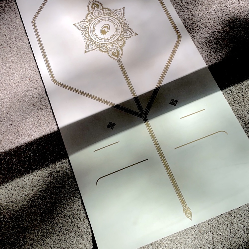 Beautiful White Magic Liforme Mat